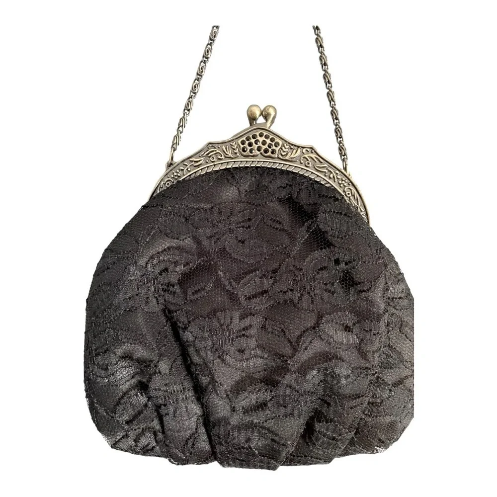 Vintage Black Lace Evening Purse with Silver Kiss Lock Frame & Chain Handle